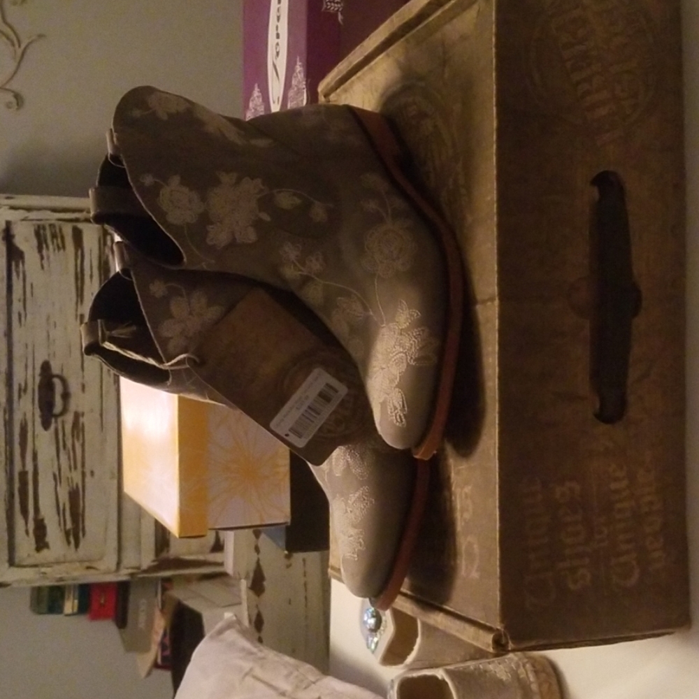 Ladies Boots